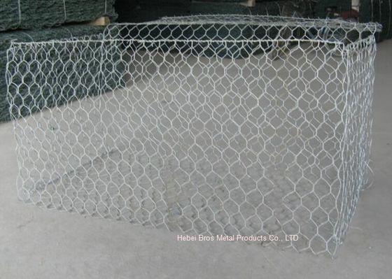 Cina Hot Dipped Galvanized Hexagonal Woven Wire Netting Untuk kandang unggas pemasok