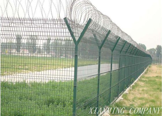 Cina Powder Coated Farm Mesh Anggar Keamanan Untuk Penanaman Pertanian pemasok